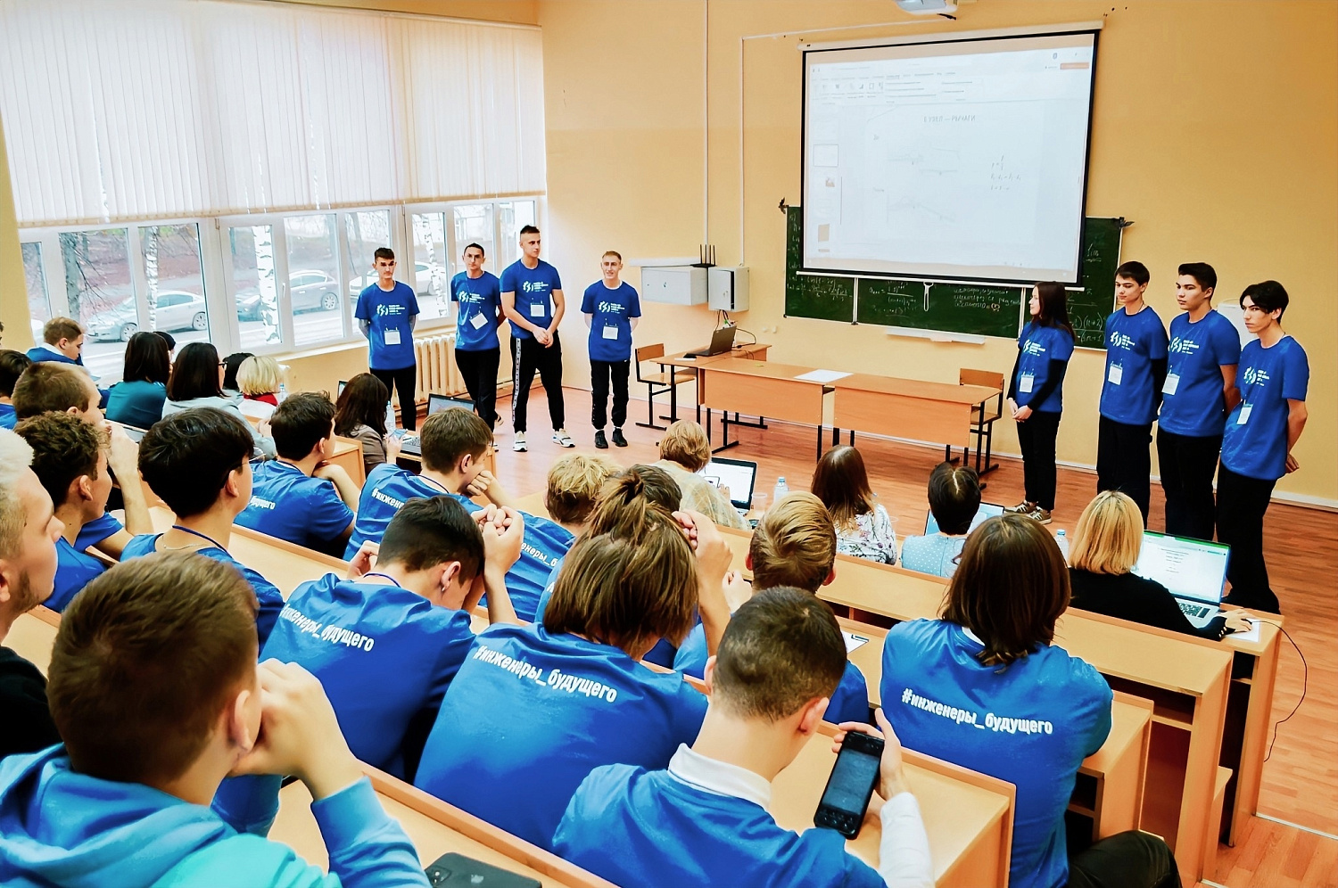 Студенты Высшей инженерной школы второй раз запустили машину Голдберга