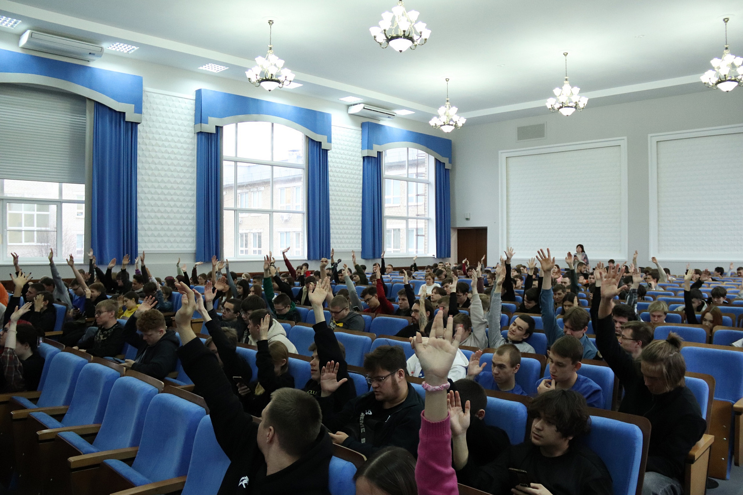 В рамках визионерской лекции  «Кибериммунитет – технология будущего. Что это и зачем он нужен»  директор компании iGrids провел бизнес-игру "Огнеборец"
